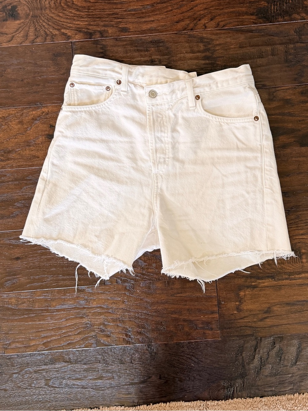 AGOLDE white denim shorts - Picture 3 of 10